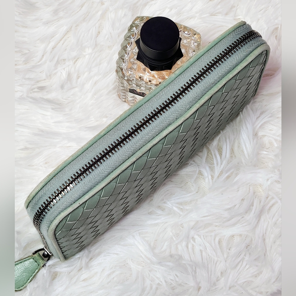 Authentic Vintage Bottega Veneta Wallet - Picture 5 of 13